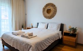 Florina House - Spacious With 2 Bedrooms And Mountain View